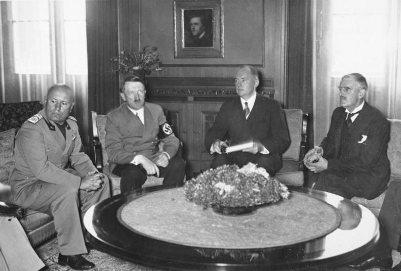 O Acordo de Munique e as afinidades entre nazismo e comunismo