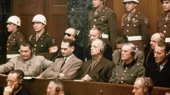 O Tribunal de Nuremberg no passado e no presente